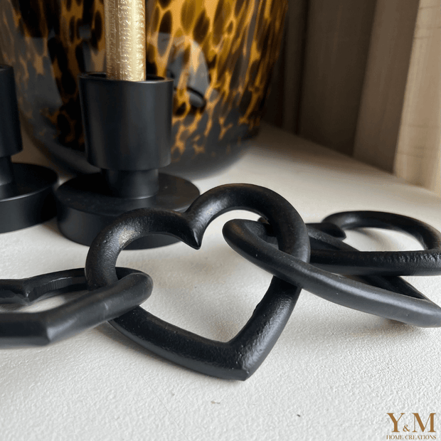 Vase The World Design Metalen Ornament Hart Ketting Zwart - Alles is Liefde - Shop bij Y&M Home Creations