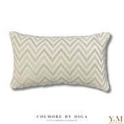Luxe Design Sierkussen Warm Wit | Beige Wave van Colmore by Diga | Voor DE Interieurliefhebber. Stijlvol, zacht en perfect voor o.a. een chique interieur. Shop nu online by Y&M Home Creations