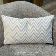 Luxe Design Sierkussen Warm Wit | Beige Wave van Colmore by Diga | Voor DE Interieurliefhebber. Stijlvol, zacht en perfect voor o.a. een chique interieur. Shop nu online by Y&M Home Creations