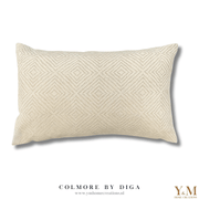 Luxe Design Sierkussen Warm Wit gestreept Design van Colmore by Diga | Voor DE Interieurliefhebber. Stijlvol, zacht en perfect voor o.a. een chique interieur. Shop nu online by Y&M Home Creations
