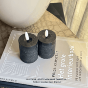 Countryfield Rustieke LED Stompkaars Zwart | Black 5x9cm. Geen walm en geen druipend kaarsvet meer. Gemaakt van wax. Lijkt & voelt net echt