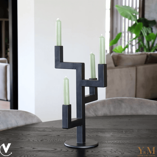 Vase The World Design Metalen Kandelaar Zwart - Stijlvol, Chique en ook stoer!  Shop bij Y&M Home Creations