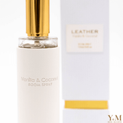 NATUURLIJKE LUXE ROOMSPRAY - VANILLA & COCONUT Gemaakt met etherische olie voor een heerlijke geurbeleving. Luxe huisparfum met een prachtige wit omhulsel en goudkleurige spray van het exclusieve & luxe merk ExcluJess. 