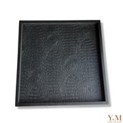 Luxe, Exclusief zwart Croco print tray 40cm vierkant met opstaande rand. “Met dit exclusief dienblad heb je een echte eyecatcher in huis!”