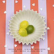 Sand | Beige Wave schaal, keramiek. Taupe. Prachtige waaier schaal | Kom. Vorm van een koffiefilter. Mooi als decoratie of voor praktisch gebruik: deze plissékom past altijd en in elk interieur!