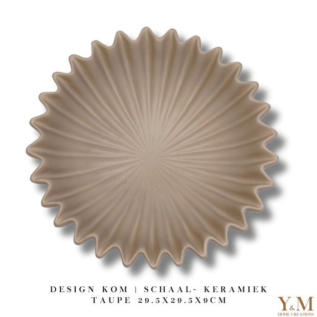 Taupe | Bruin Wave schaal, keramiek.  Prachtige waaier schaal | Kom. Vorm van een koffiefilter. Mooi als decoratie of voor praktisch gebruik: deze plissékom past altijd en in elk interieur!