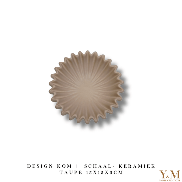 Taupe | Bruin Wave schaal, keramiek.  Prachtige waaier schaal | Kom. Vorm van een koffiefilter. Mooi als decoratie of voor praktisch gebruik: deze plissékom past altijd en in elk interieur!