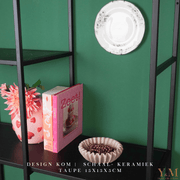 Taupe | Bruin Wave schaal, keramiek.  Prachtige waaier schaal | Kom. Vorm van een koffiefilter. Mooi als decoratie of voor praktisch gebruik: deze plissékom past altijd en in elk interieur!