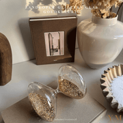 Decoratie Zandloper Goud Glitters. Eyecatcher in huis. TREND VAN NU. Mooi op plateau, op een stapel design boeken of los in een vakkenkast. 