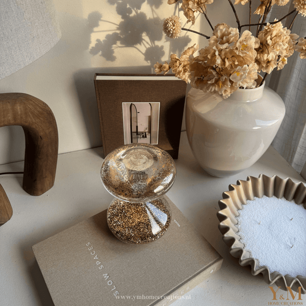 Decoratie Zandloper Goud Glitters. Eyecatcher in huis. TREND VAN NU. Mooi op plateau, op een stapel design boeken of los in een vakkenkast. 