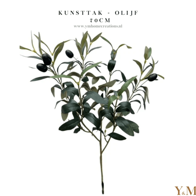 Kunst olijftak 70cm met Zwarte olijven. Geef je interieur een schitterende uitstraling met deze elegante, stijlvolle olijtakken! Een olijftak met vertakkingen, groene bladeren en zwarte olijven eraan. Geeft een mediterrane sfeer.