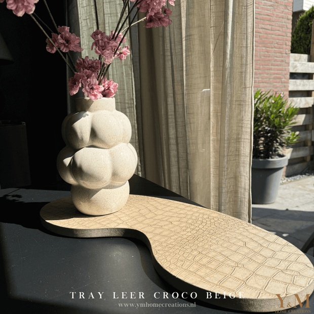 Luxe, Exclusief Kidney Tray Croco Leer Beige | Taupe 60cm. Stijl jouw luxe, trendy woonaccessoires af op een uniek dienblad | tray en steel de show in jouw interieur.