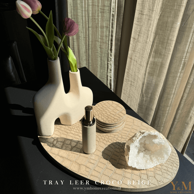 Luxe, Exclusieve Ovale Tray Croco Leer Beige | Taupe 50x30cm. Stijl jouw luxe, trendy woonaccessoires af op een uniek dienblad  tray en steel de show in jouw interieur.