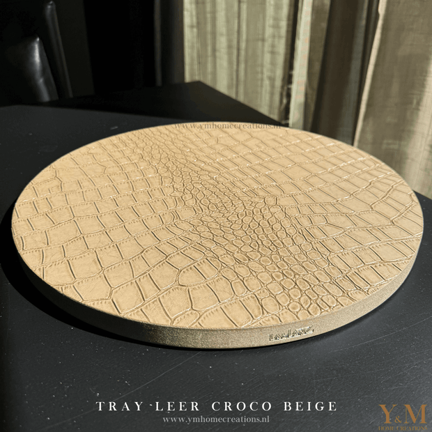 Luxe, Exclusief Crco Leer Tray beige | taupe 40cm rond. Stijl jouw luxe, trendy woonaccessoires af op een uniek dienblad | tray bij Y&M Home Creations