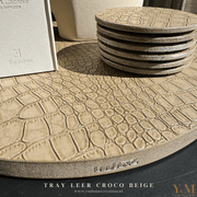 Luxe, Exclusief Crco Leer Tray beige | taupe 40cm rond. Stijl jouw luxe, trendy woonaccessoires af op een uniek dienblad | tray bij Y&M Home Creations