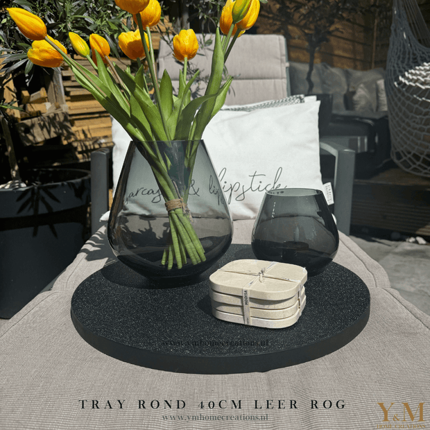 Luxe, Exclusief Rog Leer Tray zwart 40cm rond. Stijl jouw luxe, trendy woonaccessoires af op een uniek dienblad | tray bij Y&M Home Creations