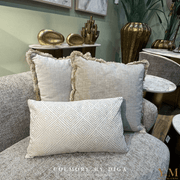 Luxe Design Sierkussen van Colmore by Diga | Voor DE Interieurliefhebber. Stijlvol, zacht en perfect voor o.a. een chique interieur. Shop nu online bij Y&M Home Creations