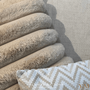 Luxe Design Sierkussen van Colmore by Diga | Voor DE Interieurliefhebber. Stijlvol, zacht en perfect voor o.a. een chique interieur. Shop nu online bij Y&M Home Creations