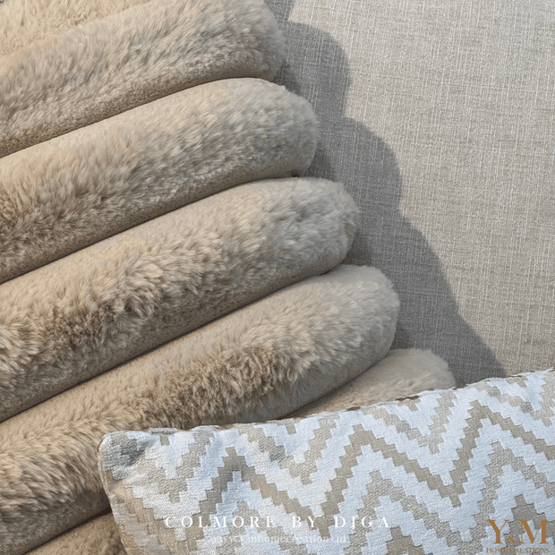 Luxe Design Sierkussen van Colmore by Diga | Voor DE Interieurliefhebber. Stijlvol, zacht en perfect voor o.a. een chique interieur. Shop nu online bij Y&M Home Creations