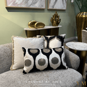 Luxe Design Sierkussen van Colmore by Diga | Voor DE Interieurliefhebber. Stijlvol, zacht en perfect voor o.a. een chique interieur. Shop nu online bij Y&M Home Creations