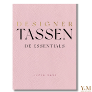 Ontdek het luxe tafelboek Designer tassen – De Essentials bij Interieurliefhebber. Stijlvol, inspirerend en perfect voor een chique salontafel.