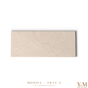 De luxe natuurlijk massief beige, crème marmer MOOISA tray 25x10cm, gemaakt van hoogwaardig marmer van zijn een prachtige toevoeging aan jouw interieur. Supermooi, stoer & luxe. 