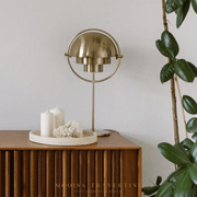 Luxe travertine tray rond 30cm van MOOISA zijn een prachtige toevoeging aan jouw interieur. Supermooi, elegant, stoer & luxe. Dienblad gemaakt uit mooi natuurlijk massief beige, crème travertijn. 