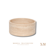 Luxe travertine fruitschaal | bak rond 24x10cm van MOOISA zijn een prachtige toevoeging aan jouw interieur. Supermooi, elegant, stoer & luxe. Dienblad gemaakt uit mooi natuurlijk massief beige, crème travertijn. 