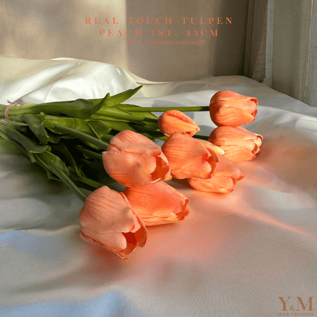 Hoog kwaliteit kunst Tulpen bos van 7st. 43cm, Peach. Maak jouw vaas compleet met mooie Real Touch Tulpen (Tulips). Zijden | Kunst bloemen. Shop bij Y&M Home Creations