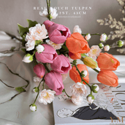 Hoog kwaliteit kunst Tulpen bos van 7st. 43cm, Peach. Maak jouw vaas compleet met mooie Real Touch Tulpen (Tulips). Zijden | Kunst bloemen. Shop bij Y&M Home Creations