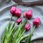 Hoog kwaliteit kunst Tulpen bos van 7st. 43cm, Cerise. Maak jouw vaas compleet met mooie Real Touch Tulpen (Tulips). Zijden | Kunst bloemen. Shop bij Y&M Home Creations