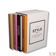 Tafelboeken - Mooie box met vier Little Books - Louis Vuitton, Yves Saint Laurent, Chanel by Lagerfeld en Hermès. Je vindt hierin het verhaal en de foto’s van de modehuizen. Voor alle fashionliefhebbers.
