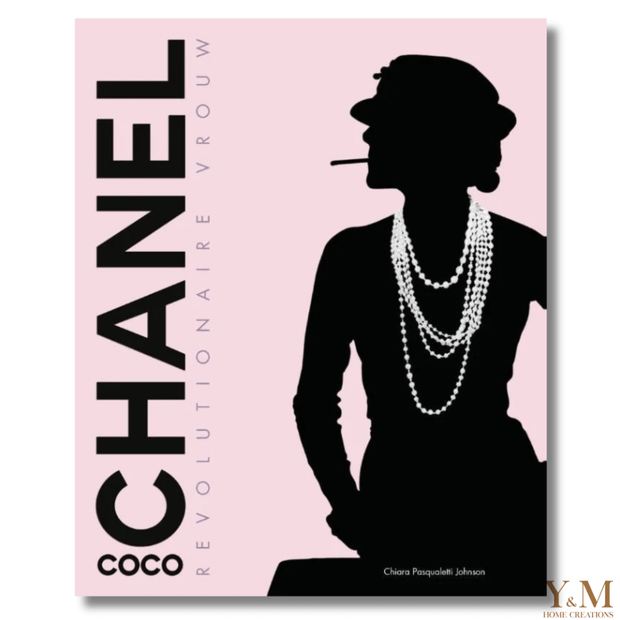 Ontdek het luxe tafelboek Coco Chanel – Revolutionaire Vrouw (NL) bij Interieurliefhebber. Inspirerend, stijlvol en perfect voor een chic interieur.