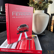 Ontdek het luxe tafelboek Ferrari – De Moderne Legende (NL) bij Interieurliefhebber. Prachtige fotografie, design en passie in één exclusieve uitgave.