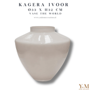 Kagera Ivoor | Ivory - Vase The World - Shop bij Y&M  Deze unieke Pastel Vaas van het unieke merk Vase The World  is een mooi, luxe & exclusief item in elk interieur.