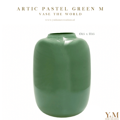 Artic Pastel Vaas Green | Groen - Vase The World - Shop bij Y&M  Deze unieke Pastel Vaas van het unieke merk Vase The World  is een mooi, luxe & exclusief item in elk interieur.