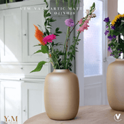 Artic Matte Gold S 21x29cm - Vase The World - Shop bij Y&M  Deze unieke Gouden Kleur Vaas van het unieke merk Vase The World  is een mooi, luxe & exclusief item in elk interieur.