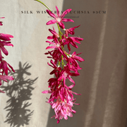 Zijden Bloem Tak - Japanse Wisteria – Roze Regen Fuchsia | Pink 93cm - Shop bij Y&M Home Creations Laat je interieur shinen met deze prachtige, stijlvolle Japanse zijden blauwe regen takken!