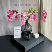 Zijden Bloem Tak - Japanse Wisteria – Roze Regen Roze | Pink 93cm - Shop bij Y&M Home Creations Laat je interieur shinen met deze prachtige, stijlvolle Japanse zijden blauwe regen takken!