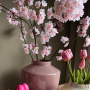 Zijden Tak - Japanse Bloesem Prunus Roze 84cm - Shop bij Y&M Home Creations Laat je interieur shinen met deze prachtige, stijlvolle Japanse zijden kersen bloesem takken! 