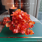 Zijden Tak - Japanse Bloesem Prunus Oranje | Orange 84cm - Shop bij Y&M Home Creations Laat je interieur shinen met deze prachtige, stijlvolle Japanse zijden kersen bloesemtakken! 