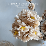 Zijden Tak - Japanse Bloesem Prunus Cappuccino | Licht Taupe | Champagne 84cm - Shop bij Y&M Home Creations Laat je interieur shinen met deze prachtige, stijlvolle Japanse zijden kersen bloesemtakken!  