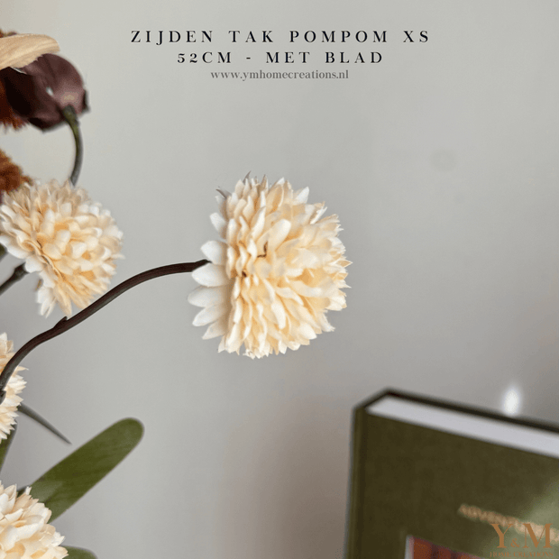 Zijden Tak PomPom Beige | Cream | Creme XS 52cm - Shop bij Y&M Home Creations Laat je interieur shinen met deze prachtige, stijlvolle zijden decoratie takken! 