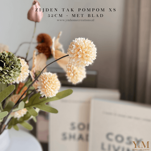 Zijden Tak PomPom Beige | Cream | Creme XS 52cm - Shop bij Y&M Home Creations Laat je interieur shinen met deze prachtige, stijlvolle zijden decoratie takken! 