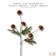 Zijden Tak PomPom Light Brown | Cognac Brown | Licht Bruin XS 52cm - Shop bij Y&M Home Creations Laat je interieur shinen met deze prachtige, stijlvolle zijden decoratie takken! 