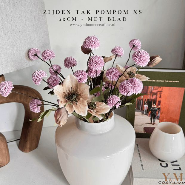 Zijden Tak PomPom Roze | Pink XS 52cm - Shop bij Y&M Home Creations Laat je interieur shinen met deze prachtige, stijlvolle zijden decoratie takken! 