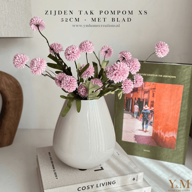 Zijden Tak PomPom Roze | Pink XS 52cm - Shop bij Y&M Home Creations Laat je interieur shinen met deze prachtige, stijlvolle zijden decoratie takken! 