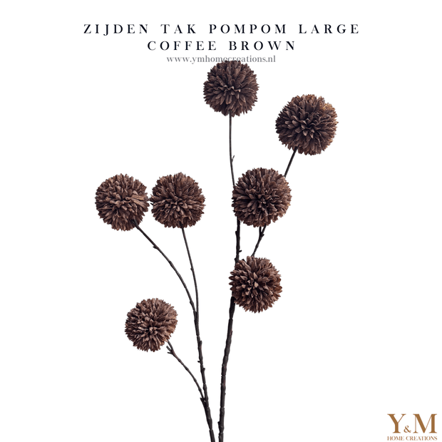 Zijden Tak PomPom Coffee Brown | Dark Bruin L 98cm - Shop bij Y&M Home Creations Laat je interieur shinen met deze prachtige, stijlvolle zijden decoratie takken! 