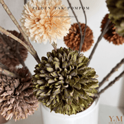Zijden Tak PomPom Dark Olive Green | Donker Groen L 98cm - Shop bij Y&M Home Creations Laat je interieur shinen met deze prachtige, stijlvolle zijden decoratie takken! 