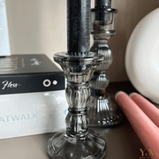 2delig Set Glazen kandelaars Smokey Grey – Prachtig met onze (LED) Dinerkaarsen - Maak jouw huis af met mooie chique design kaarsenhouders